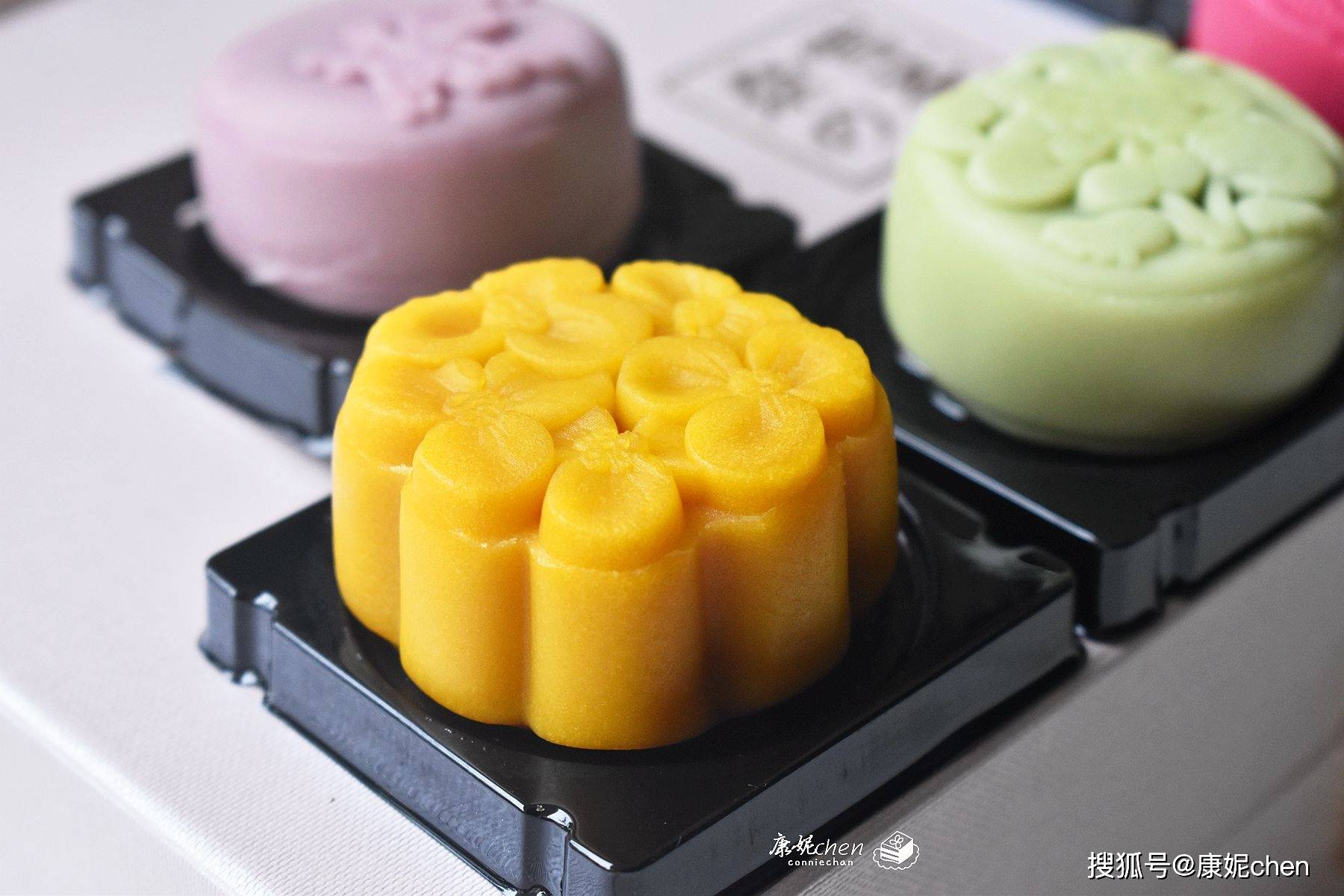 原创第一次吃网红流心月饼,6种颜色6个口味颜值高味道赞,中秋别错过