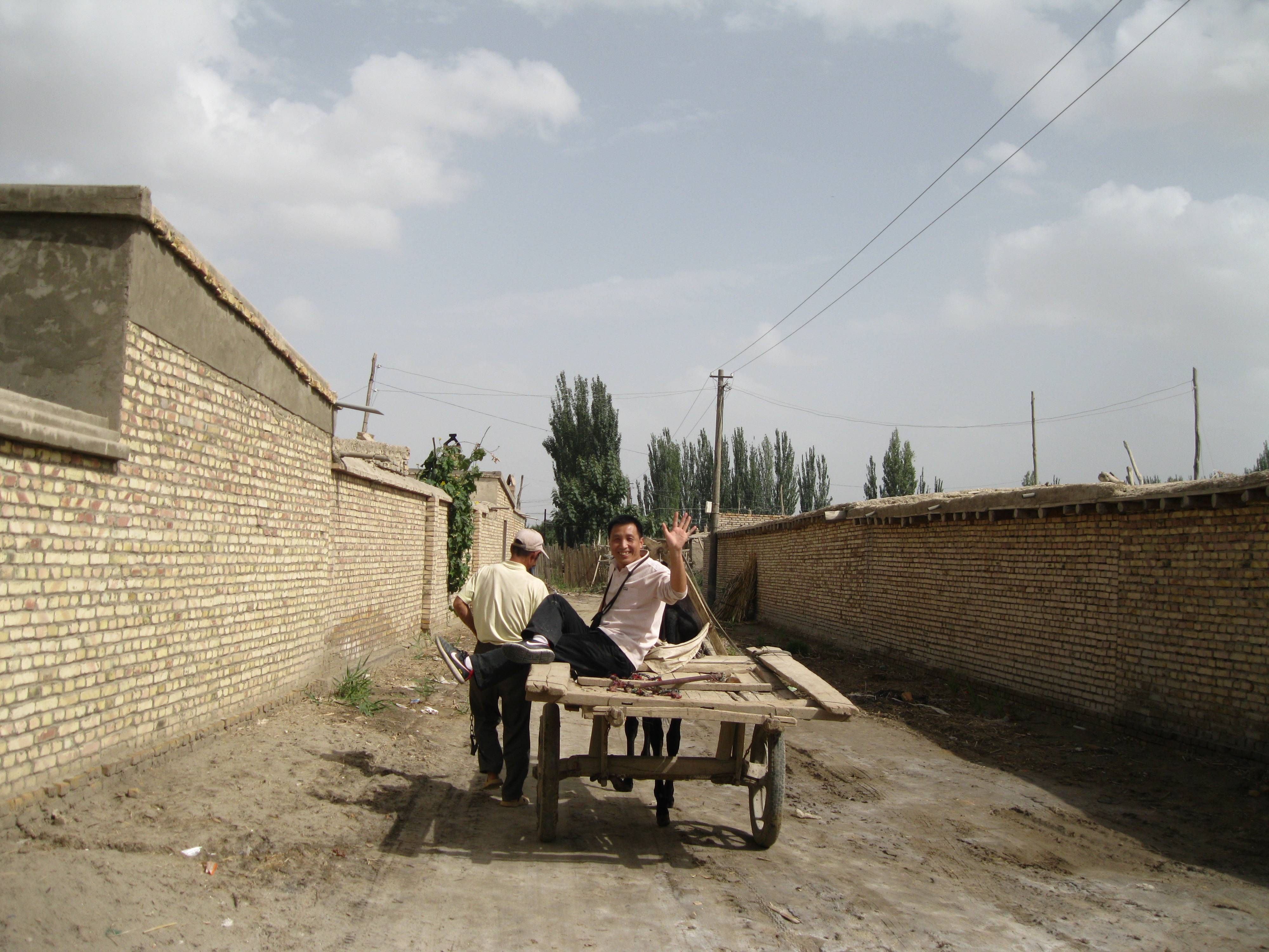 在小北苏小老乡的朋友圈里,看见这样的一句话:快消失的老物件,人力小