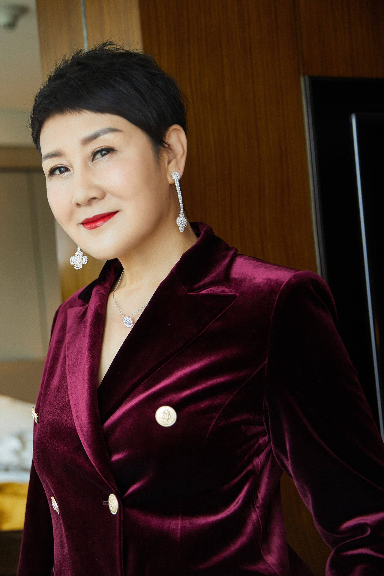 张凯丽表演情动深处撼动人心大地颂歌首演获高度赞誉