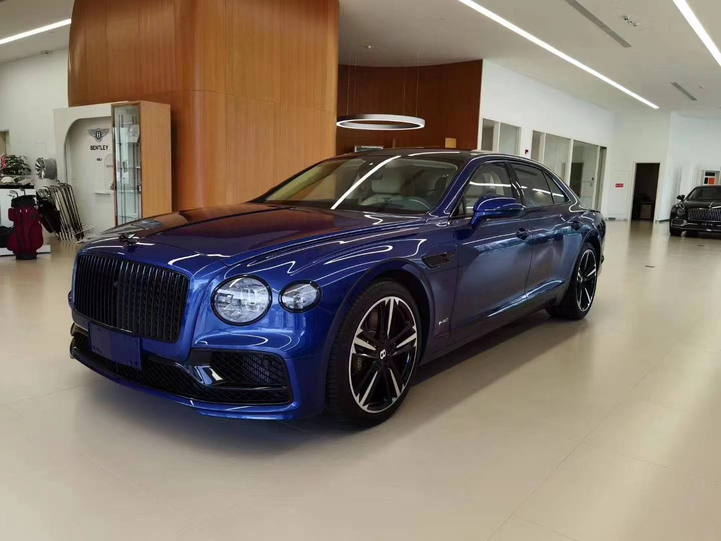 20款宾利飞驰w12配置报价时尚轿车天津售