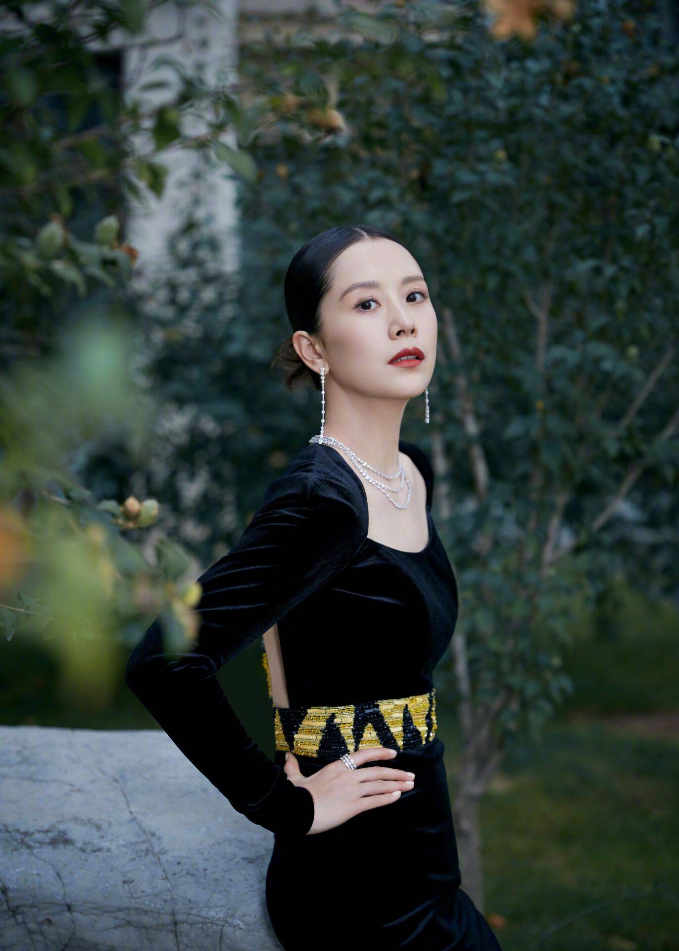 海清出席第32届电视剧飞天奖颁奖典礼,高贵优雅