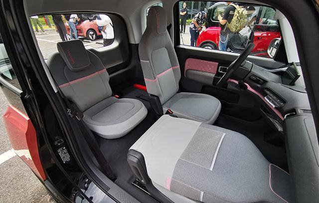 新宝骏e300质量有多好科技感更强大的微型小车更有市场