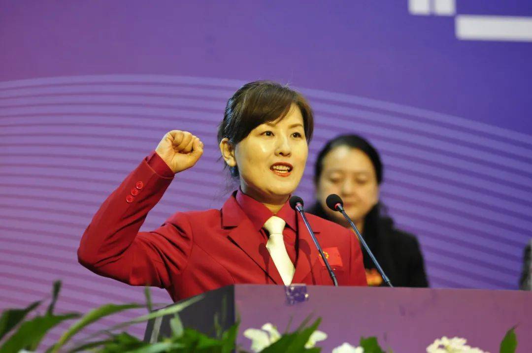 裁判员王丽红宣誓开幕式仪式环节后,进行了精彩的文体表演,《鼓啸天地