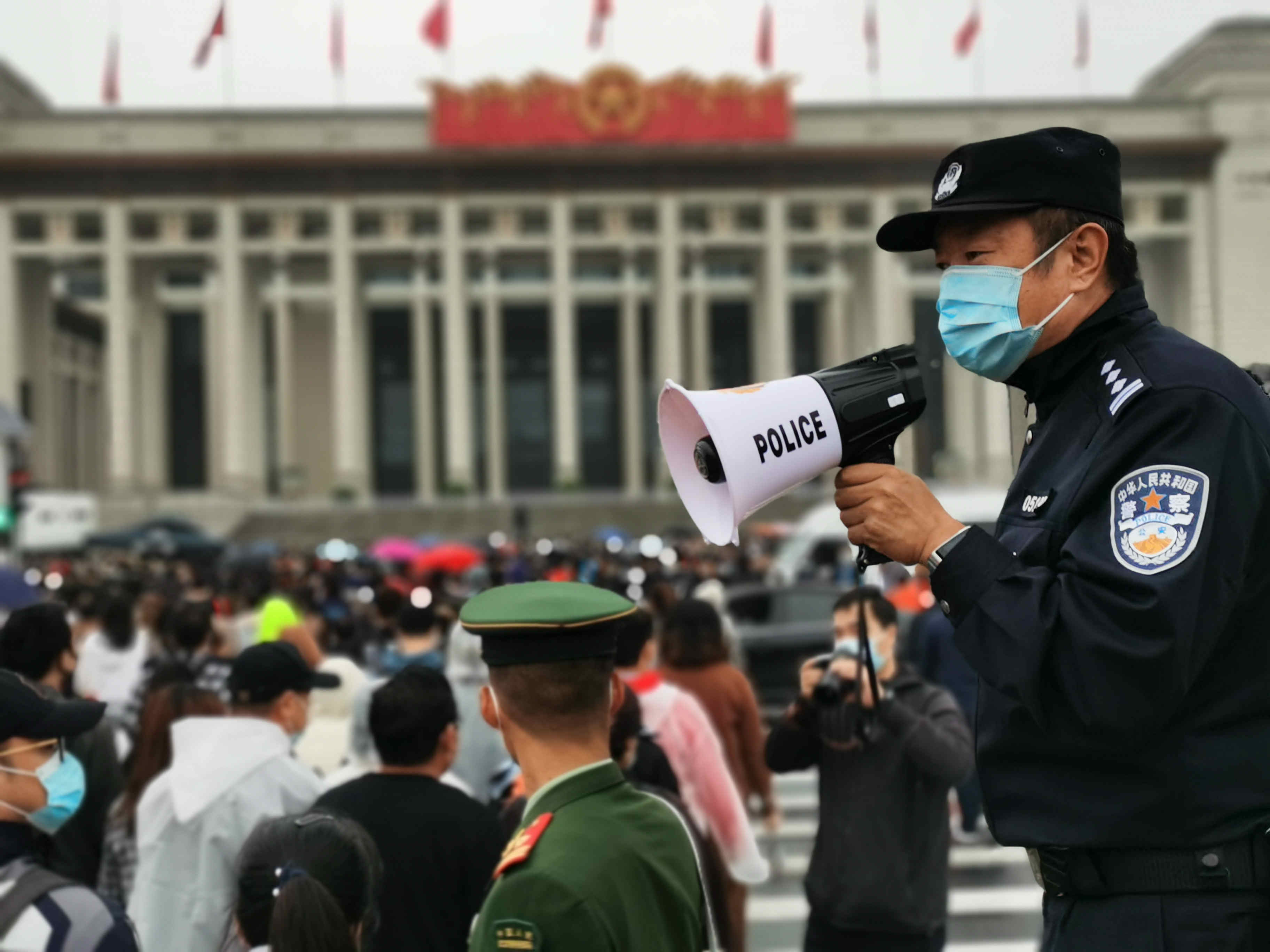 北京警方圆满完成十一天安门广场 升国旗仪式安保工作