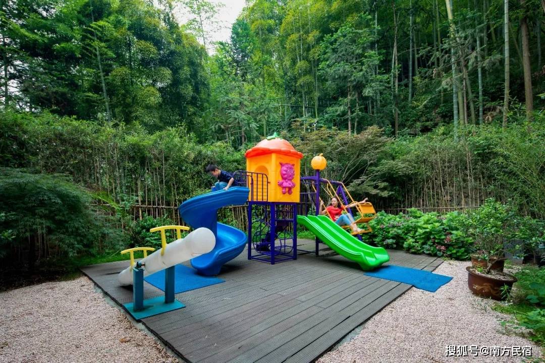 藏在莫干山竹林里网红滑梯亲子民宿,亲子小型娱乐场丨宿里fun