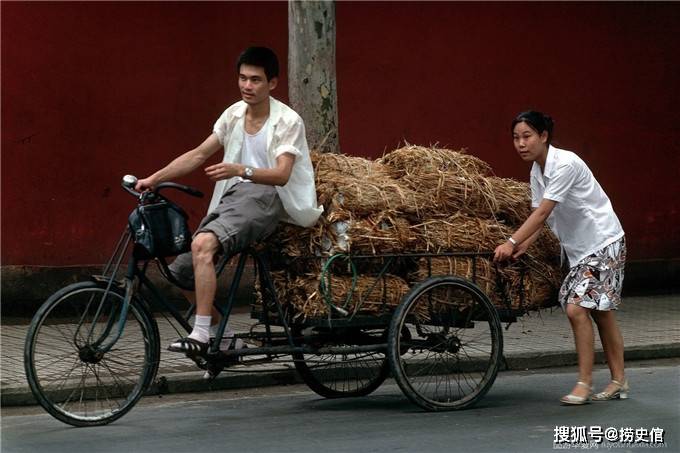 老照片:八十年代杭州美丽的街景