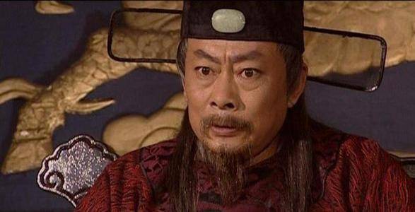 还在江陵城里过着正常人的生活,对儿子万圭也有一份父子亲情人为财死