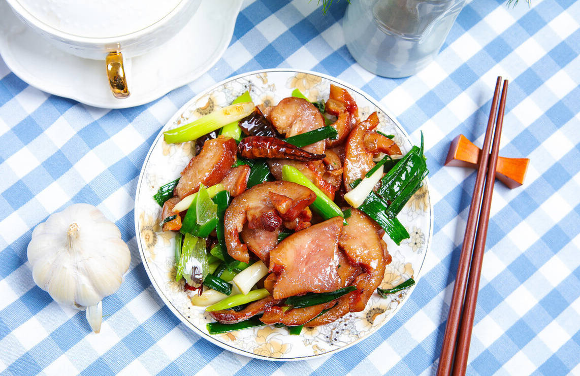 蒜苗炒臘肉,外焦裡嫩的美味,鮮香入味超下飯,做法簡單的家常菜