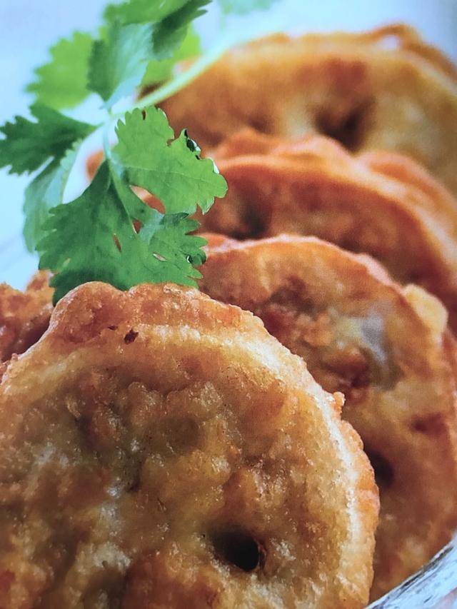 莲藕补益脾胃藕片夹着肉馅做成酥炸耦合超级好吃
