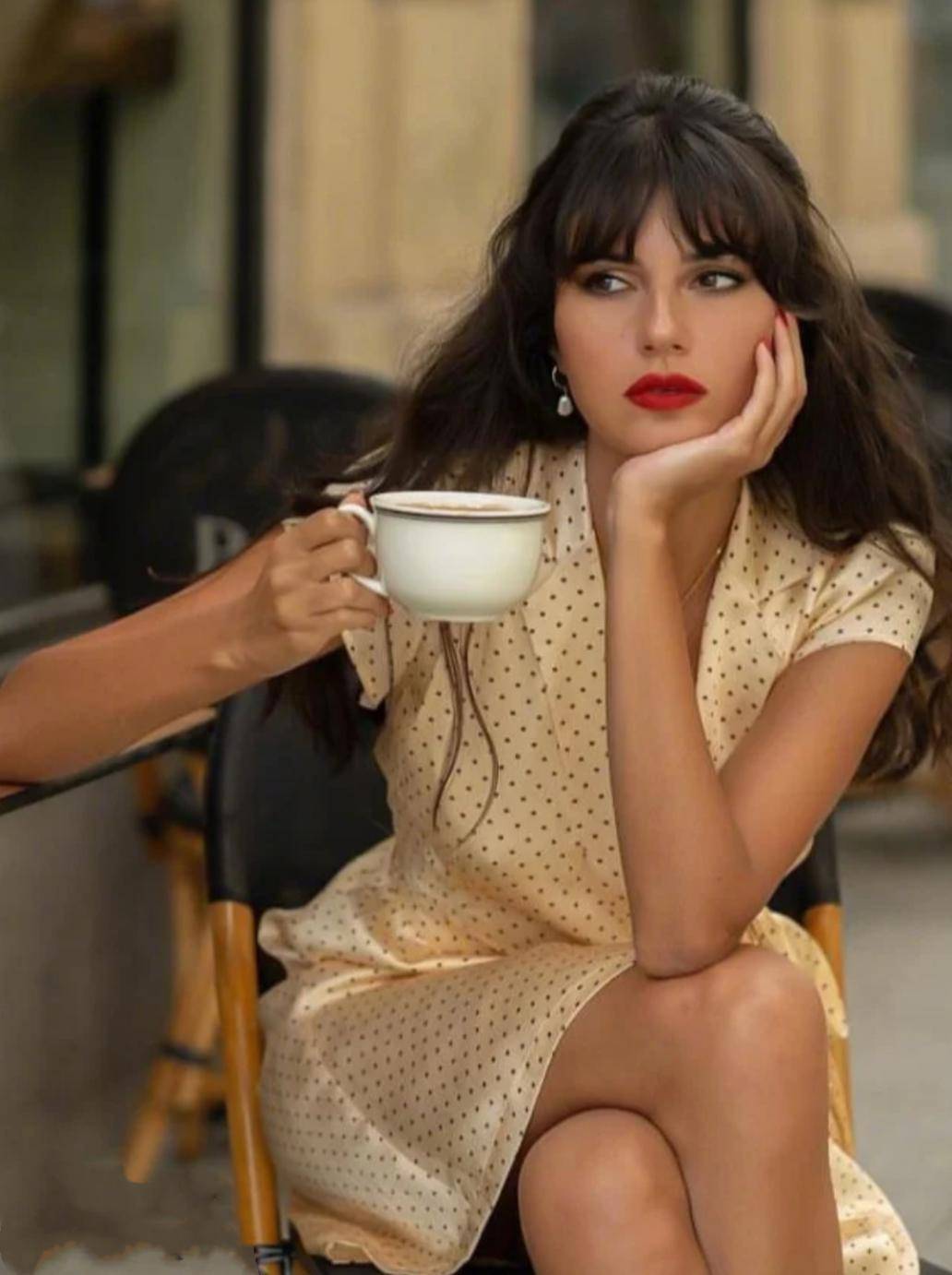 不管潮流怎么变记住香奈儿教我们的3句话保持优雅高级的姿态