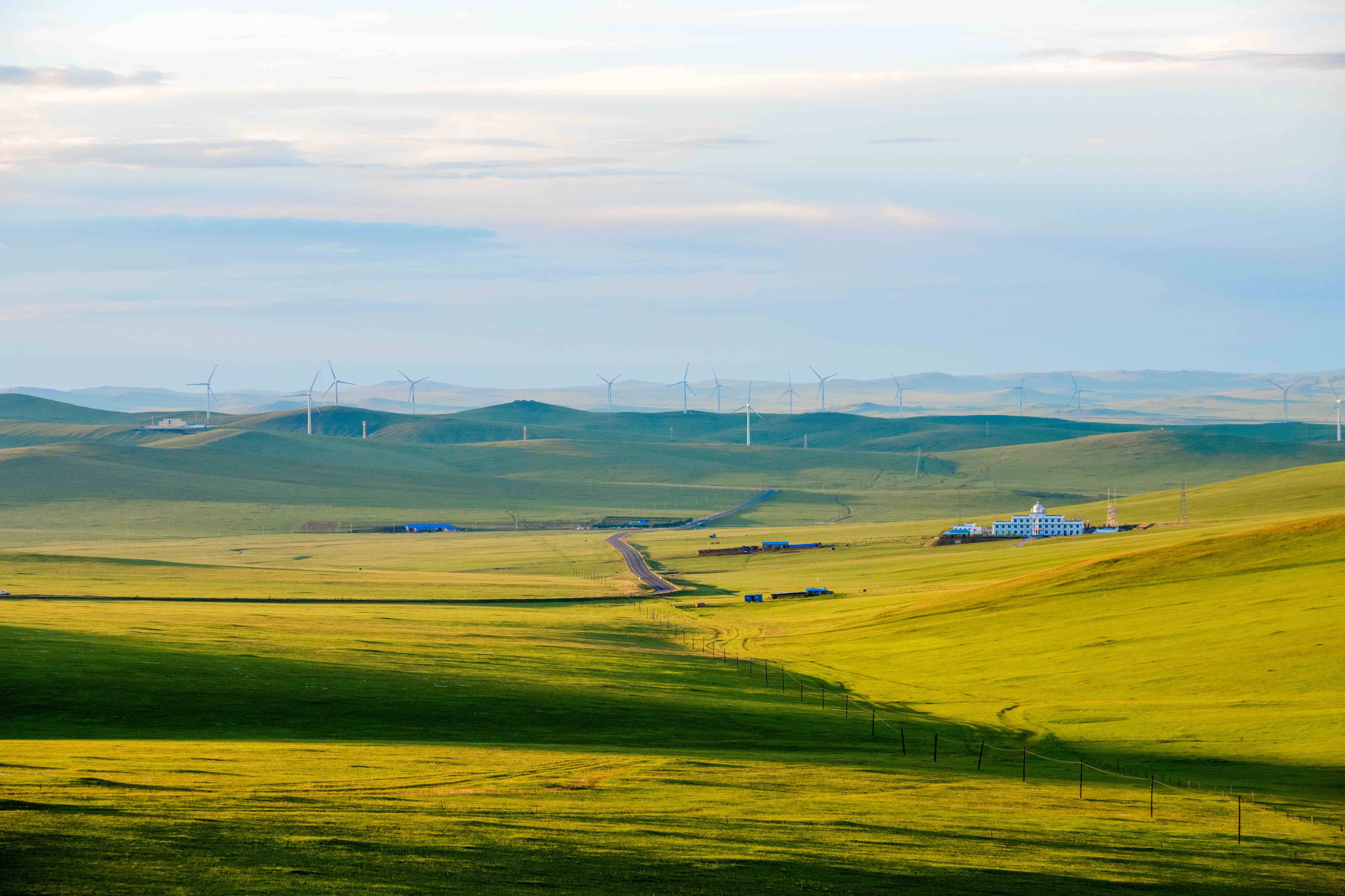 一生必去一次的草原呼伦贝尔无人区草原一起去绿色的海洋里吧