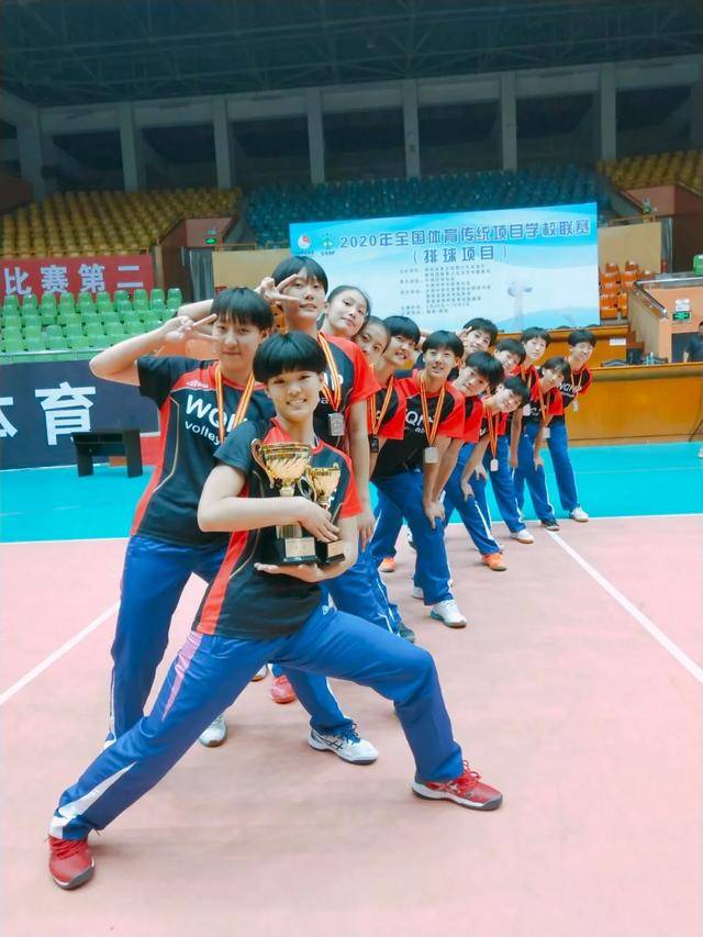 潍坊七中女排夺得全国亚军_手机搜狐网