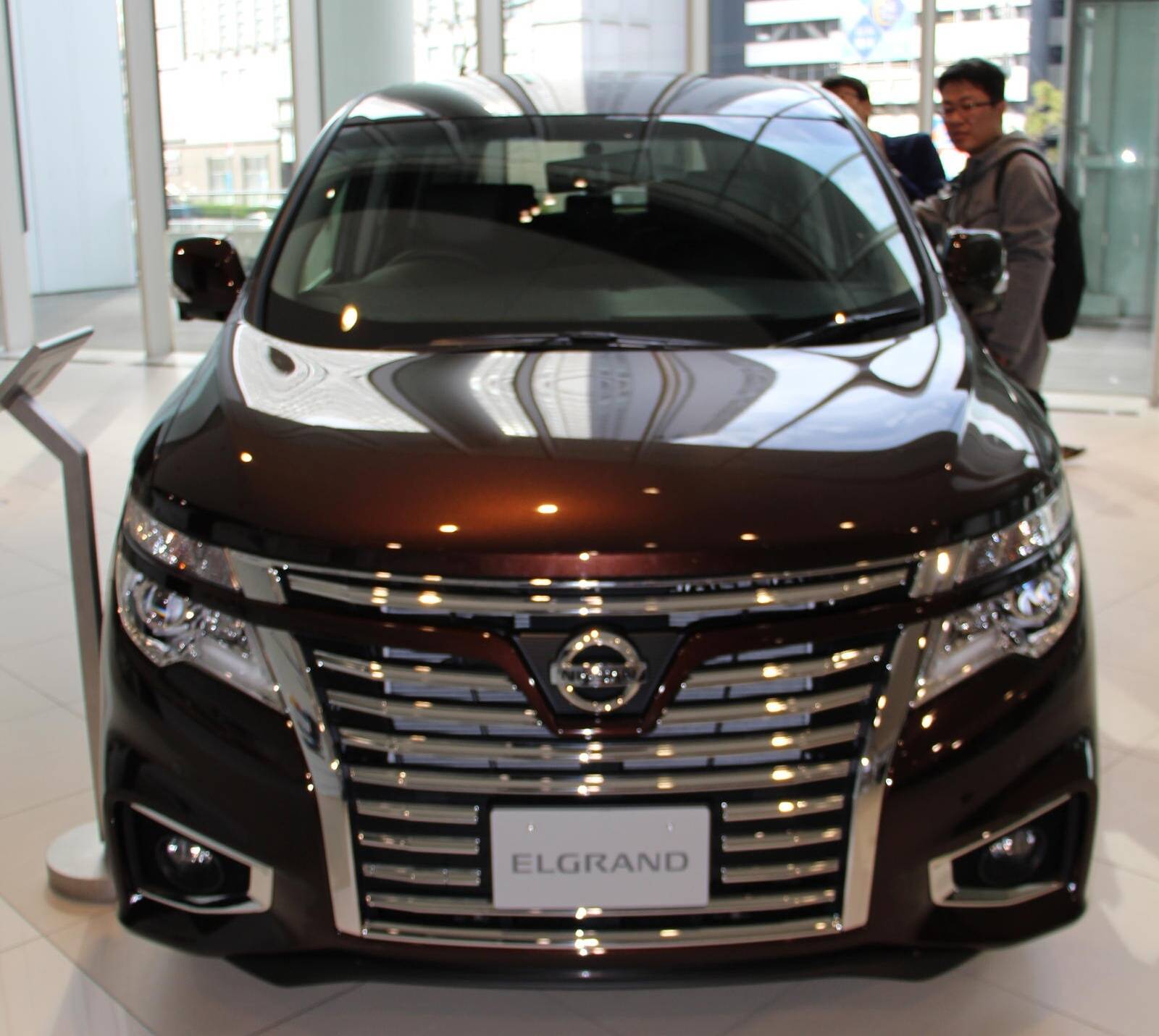 日产版丰田塞纳来袭宽体车身36动力豪华不输埃尔法真霸气