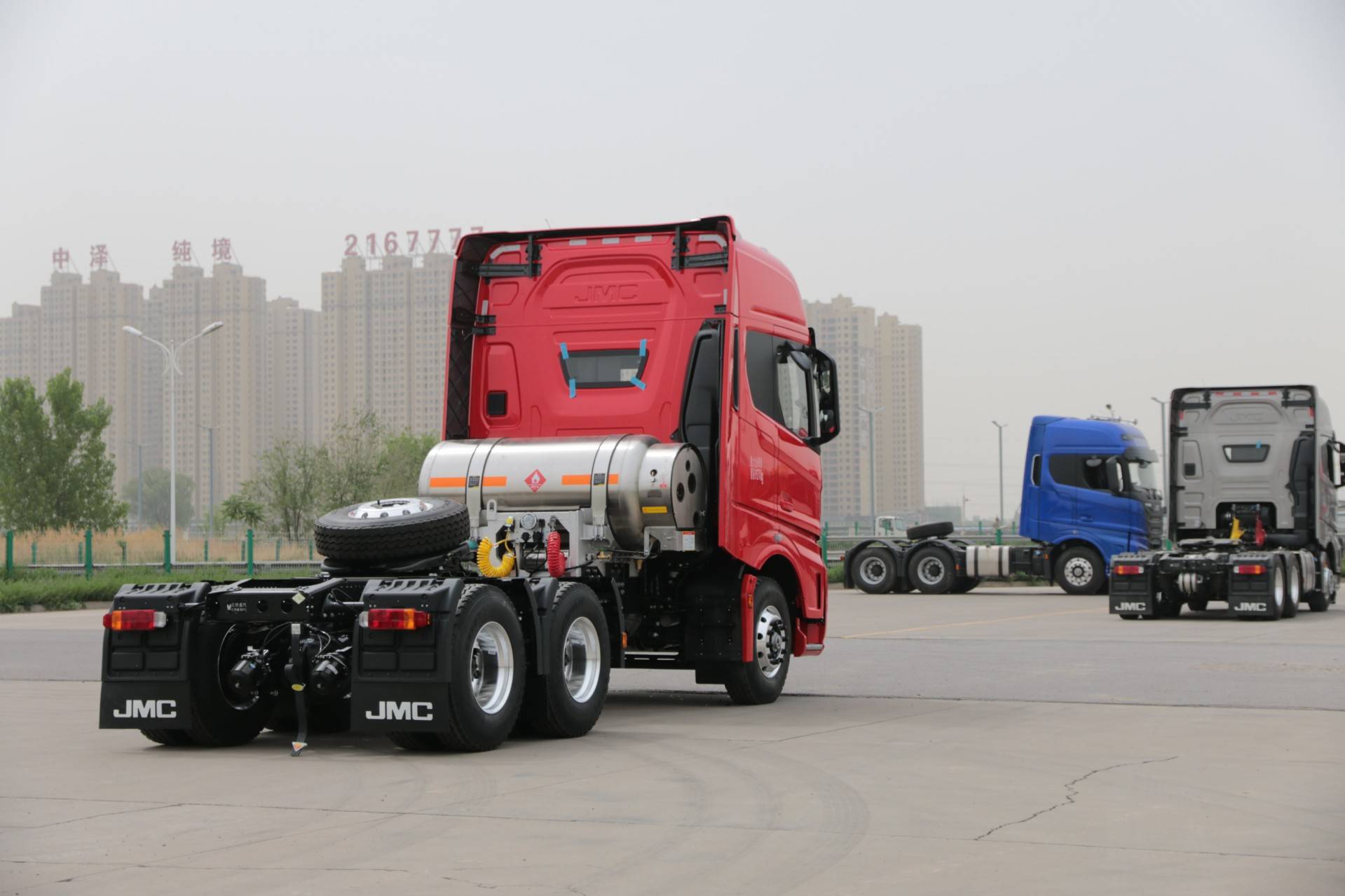 江铃威龙hv5作为较年轻的汽车品牌,江铃重汽已经陆续推出多种类的重卡