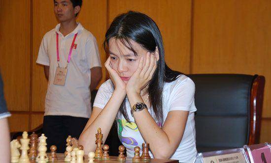 棋坛女神诸宸现状:加入卡塔尔,如今变化无人识!_国际象棋