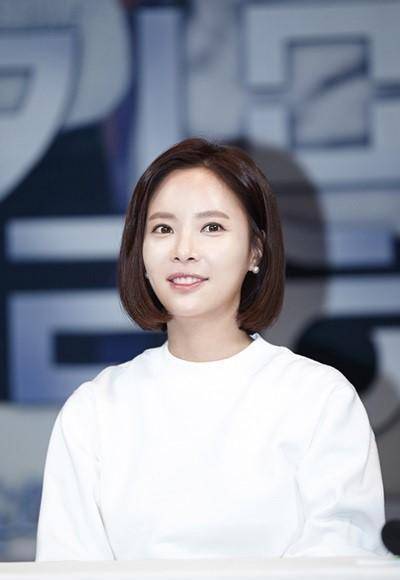 为中国内地观众所熟知,并在当时掀起一阵羊毛卷和利落短发造型的风潮