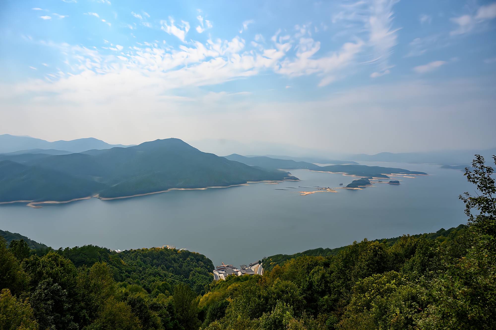 原創花亭湖安徽太湖縣第一大湖景色可與杭州千島湖相媲美