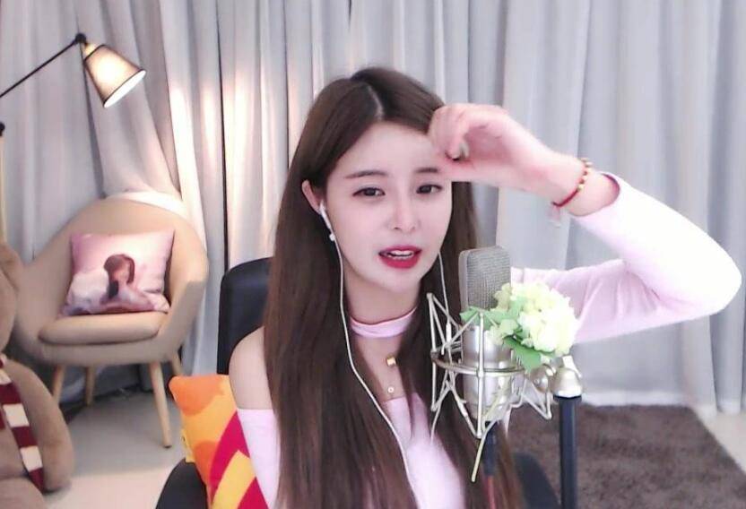 斗鱼和虎牙多位顶级主播均被强制停播直播行业将迎来寒冬