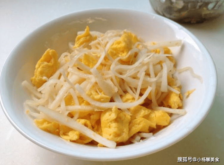 原创白萝卜和它一起炒,每天炒一盘,百吃不腻,咳嗽不咳,增强免疫力
