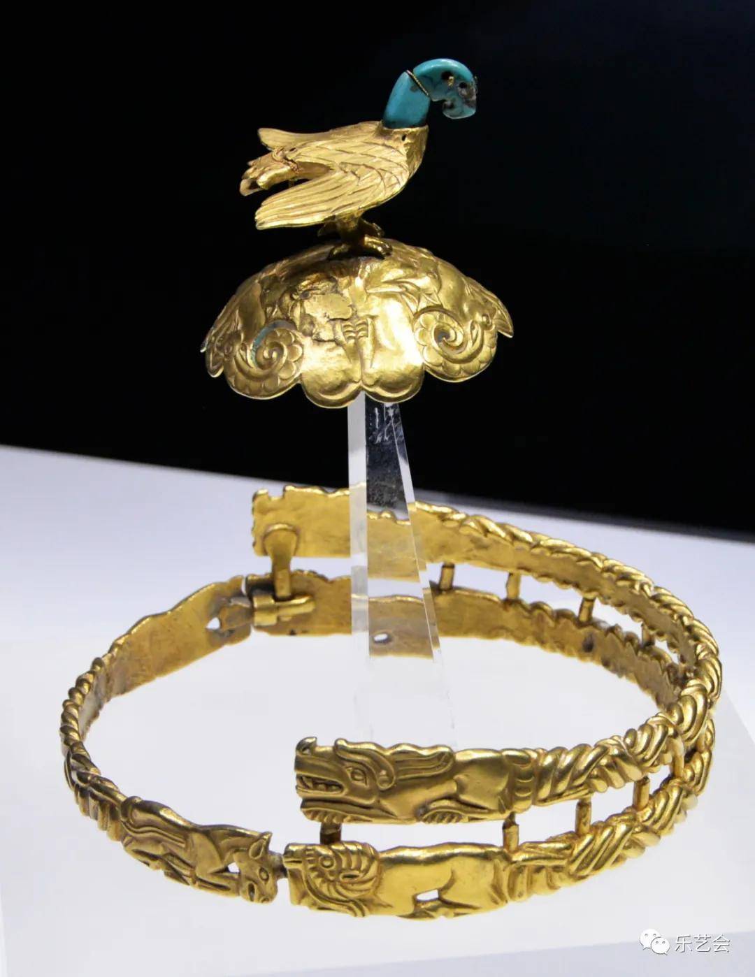 匈奴鹰顶金冠与其他孟和套格套分享阿鲁柴登匈奴黄金文物上篇