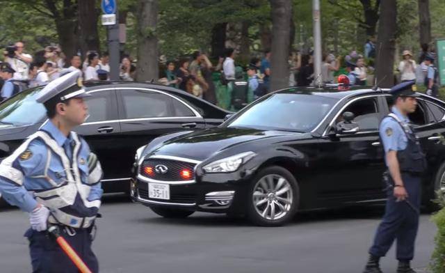 在日本国宾车队里,除了雷克萨斯ls和皇冠,最多见的就是英菲尼迪q70.