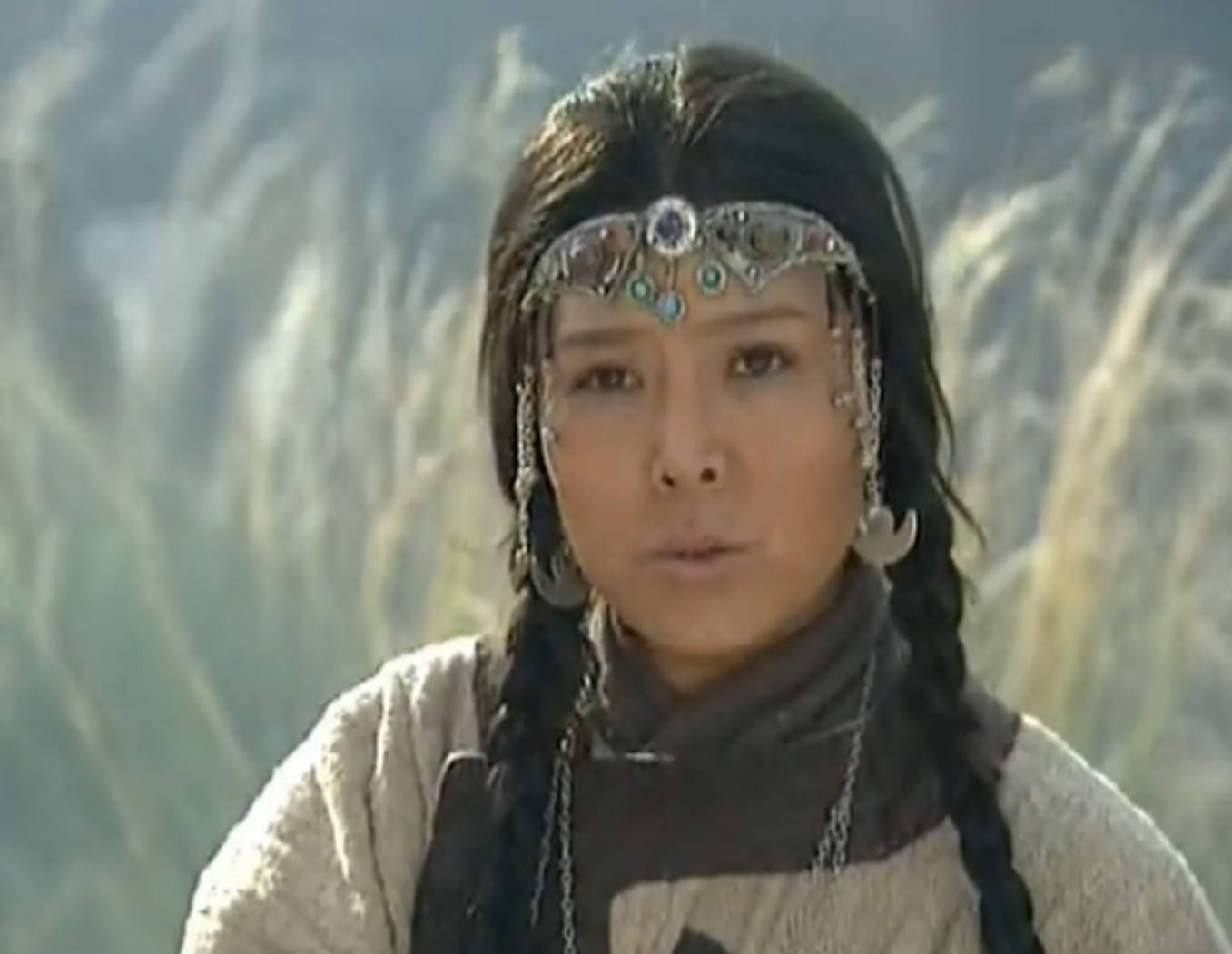 影视作品中的成吉思汗之妻:孛儿帖形象她只好蜷缩进羊毛车里——她的