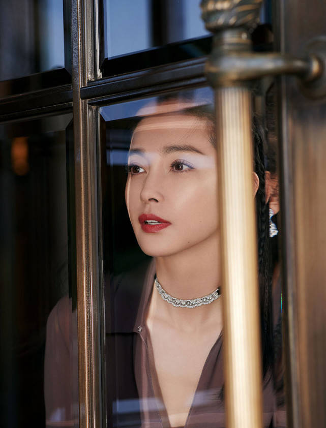 影中看花李冰冰扎脏辫配钻饰闪耀迷人秀侧颜气质美艳端庄
