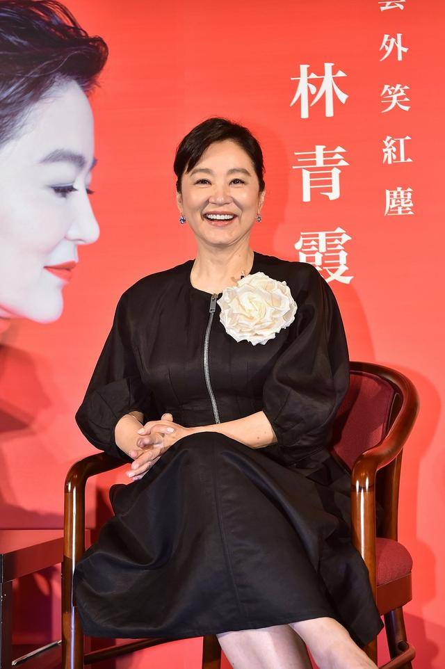 原创大美人林青霞下月66岁素颜照星味依旧网友完美示范优雅老去