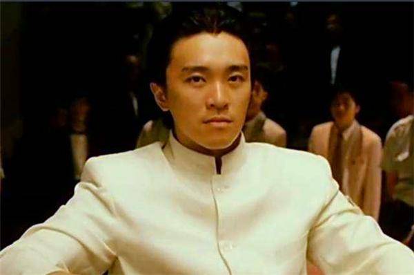 大背头造型的张艺兴是青铜,刘德华仅排第6,而他却是王者!