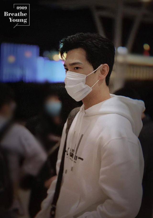 原创帅气男神杨洋穿搭超能打,风格百变好吸睛,气质满满一眼万年