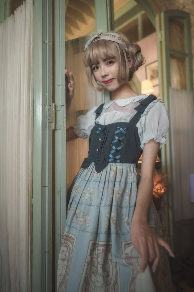 lolita装扮:西餐厅里的元气古董娃娃
