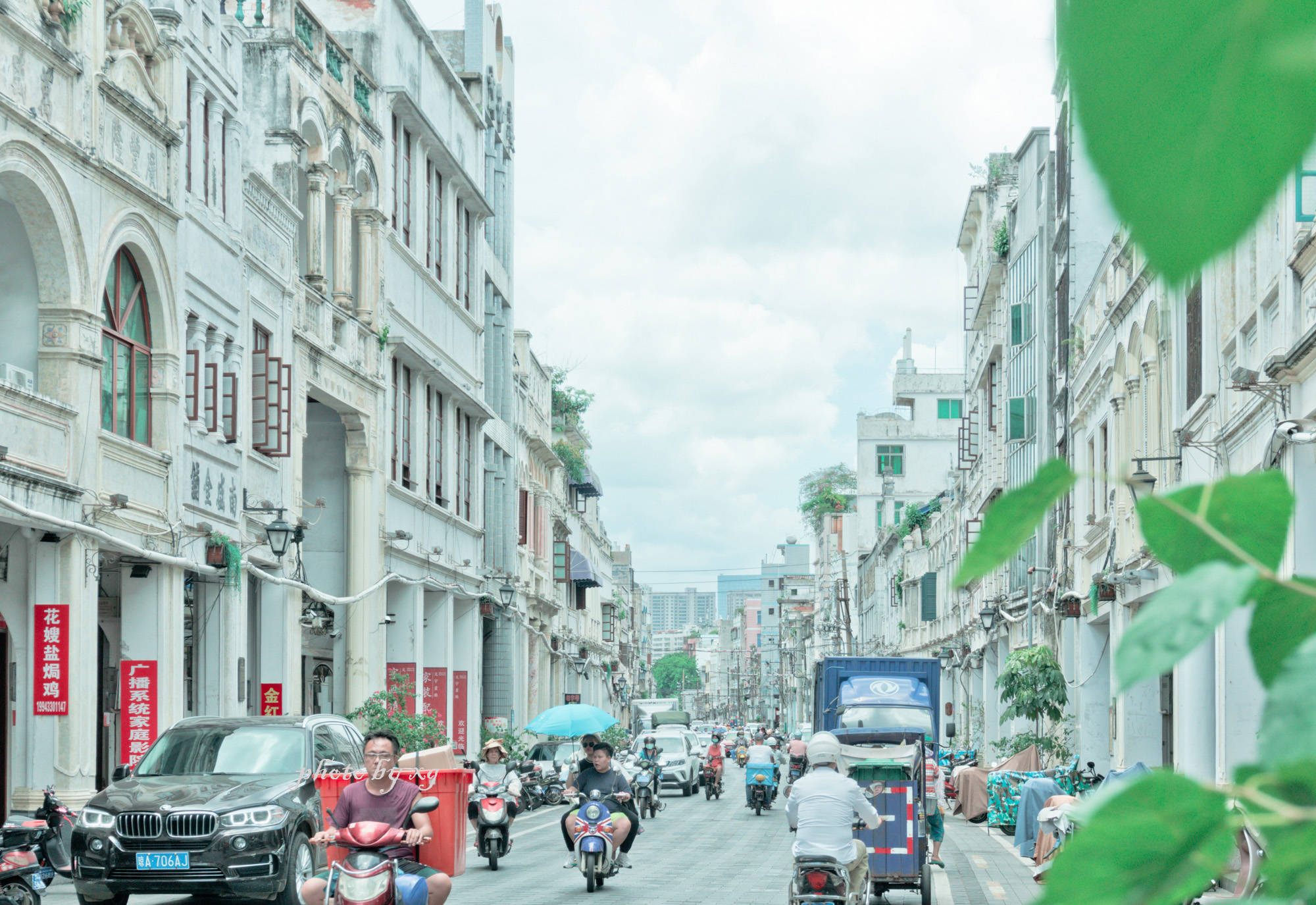 海口骑楼主要是分布在海口市的得胜沙路,中山路,博爱路,新华南路,解放