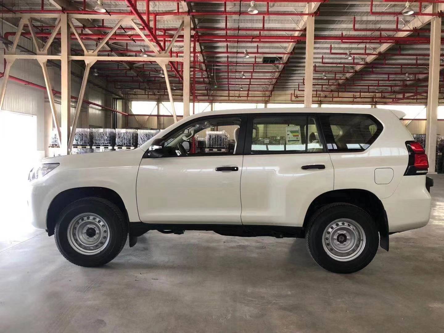 中东版丰田霸道2700现车行情硬派普拉多suv