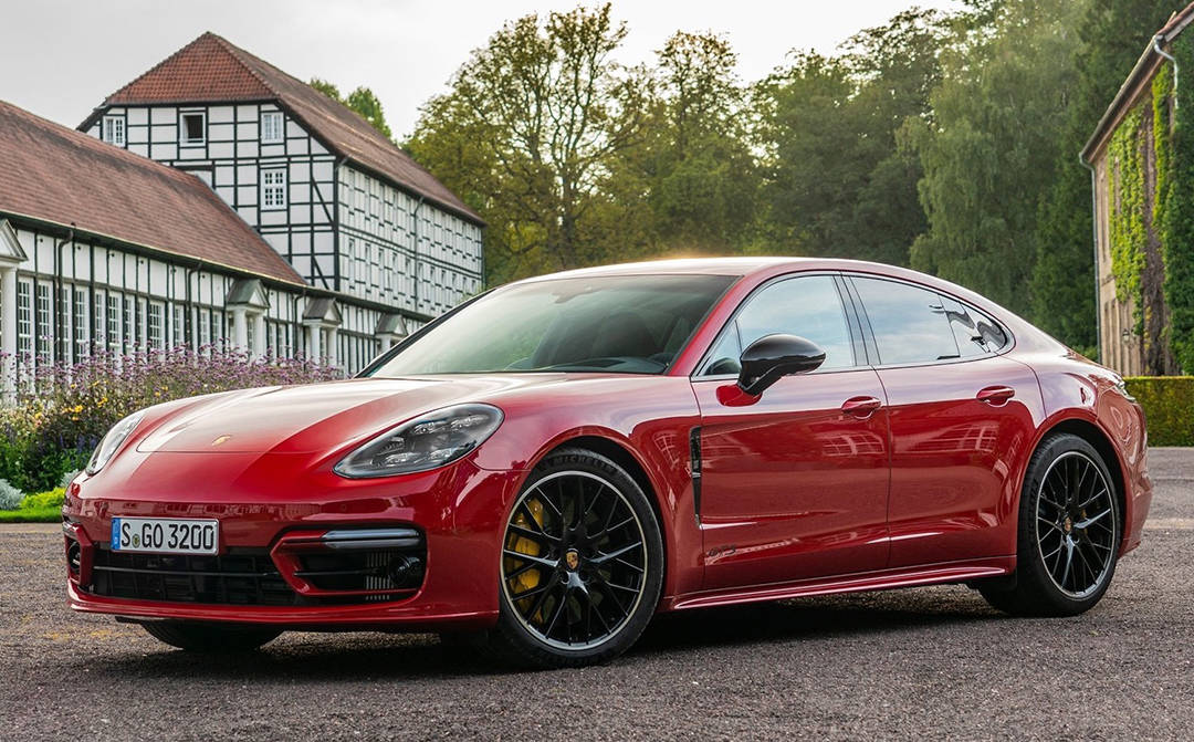 保时捷比奔驰宝马还要高一个级别,品牌价值更高,品牌溢价能力更强,最