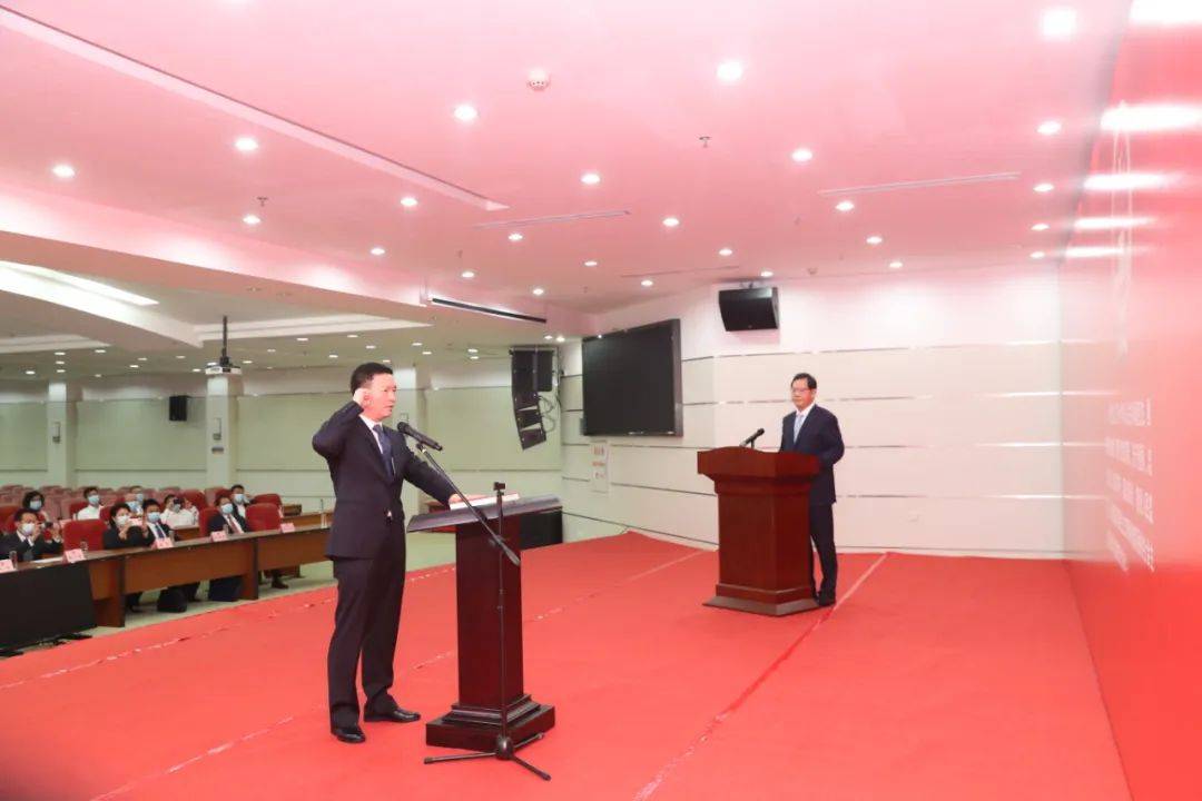 快讯!曾进泽当选湛江市人民政府市长