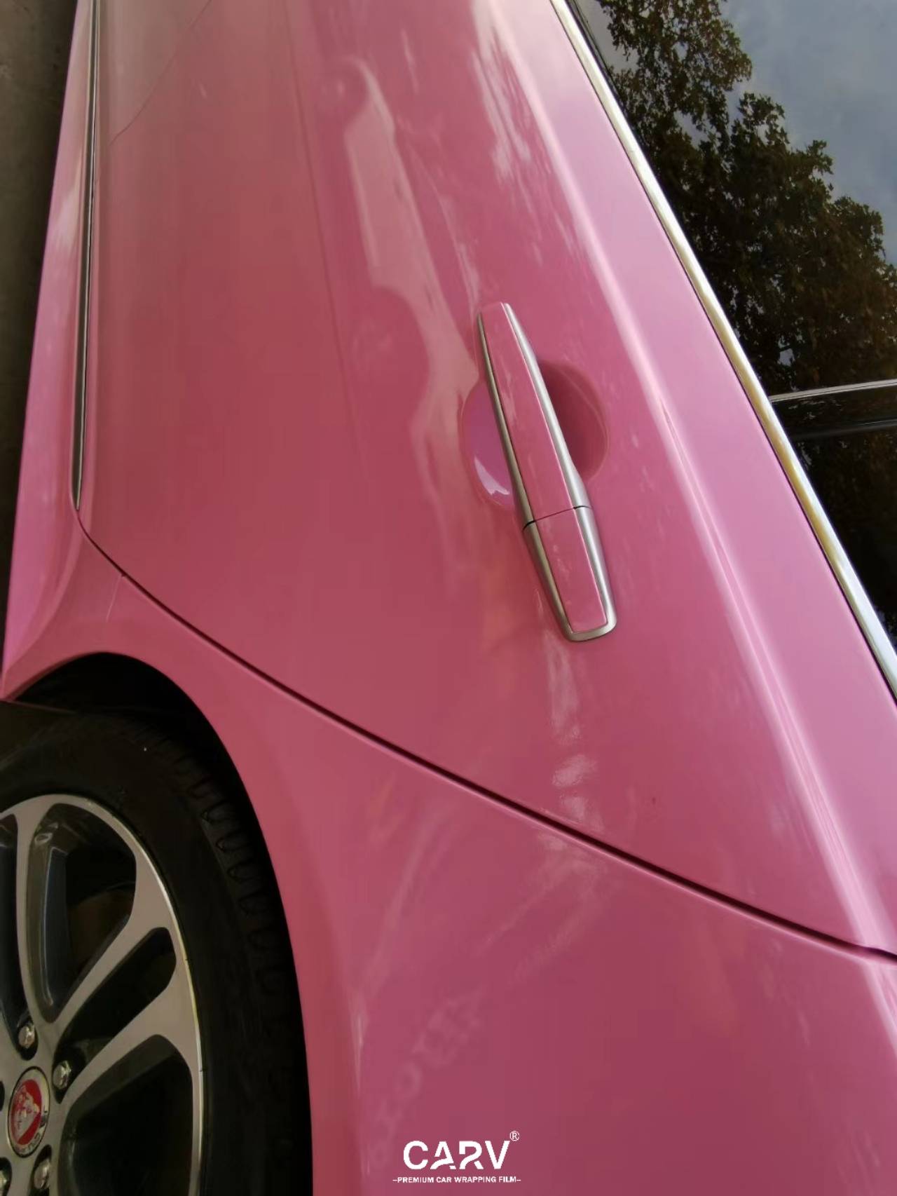 捷豹xel 定制白渐变粉彩绘-搜狐大视野-搜狐新闻