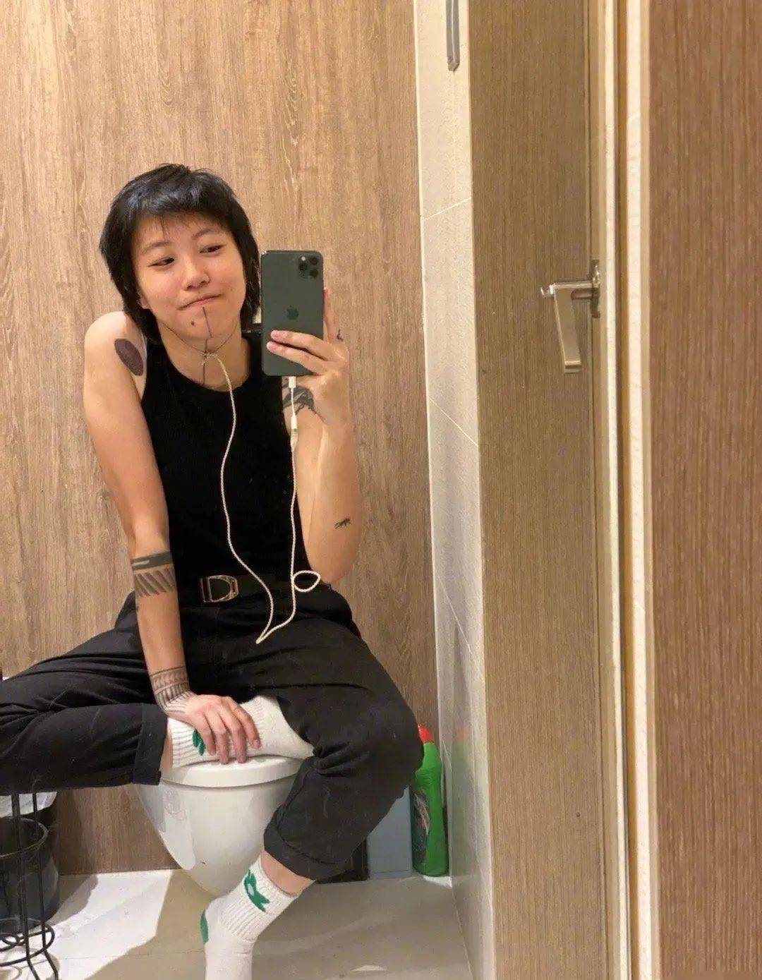 原创同时换发型纹身还是情侣款终于承认在一起了