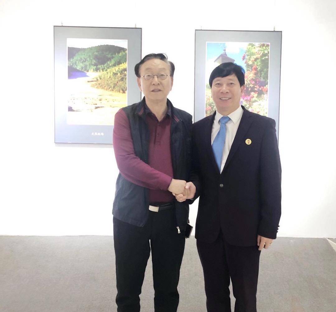 刘瀚锴在上海进行文化交流_手机搜狐网