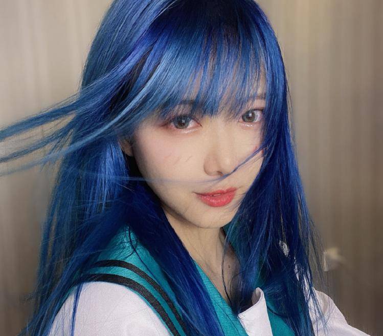 lpl骆歆cos照桥心美蓝毛颜值逆天但线下照太真实了