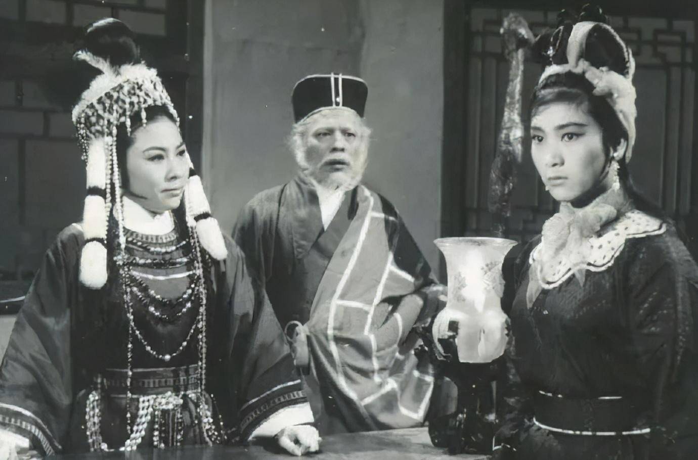 历代倚天屠龙记中周芷若!周海媚黎姿佘诗曼高圆圆最美?