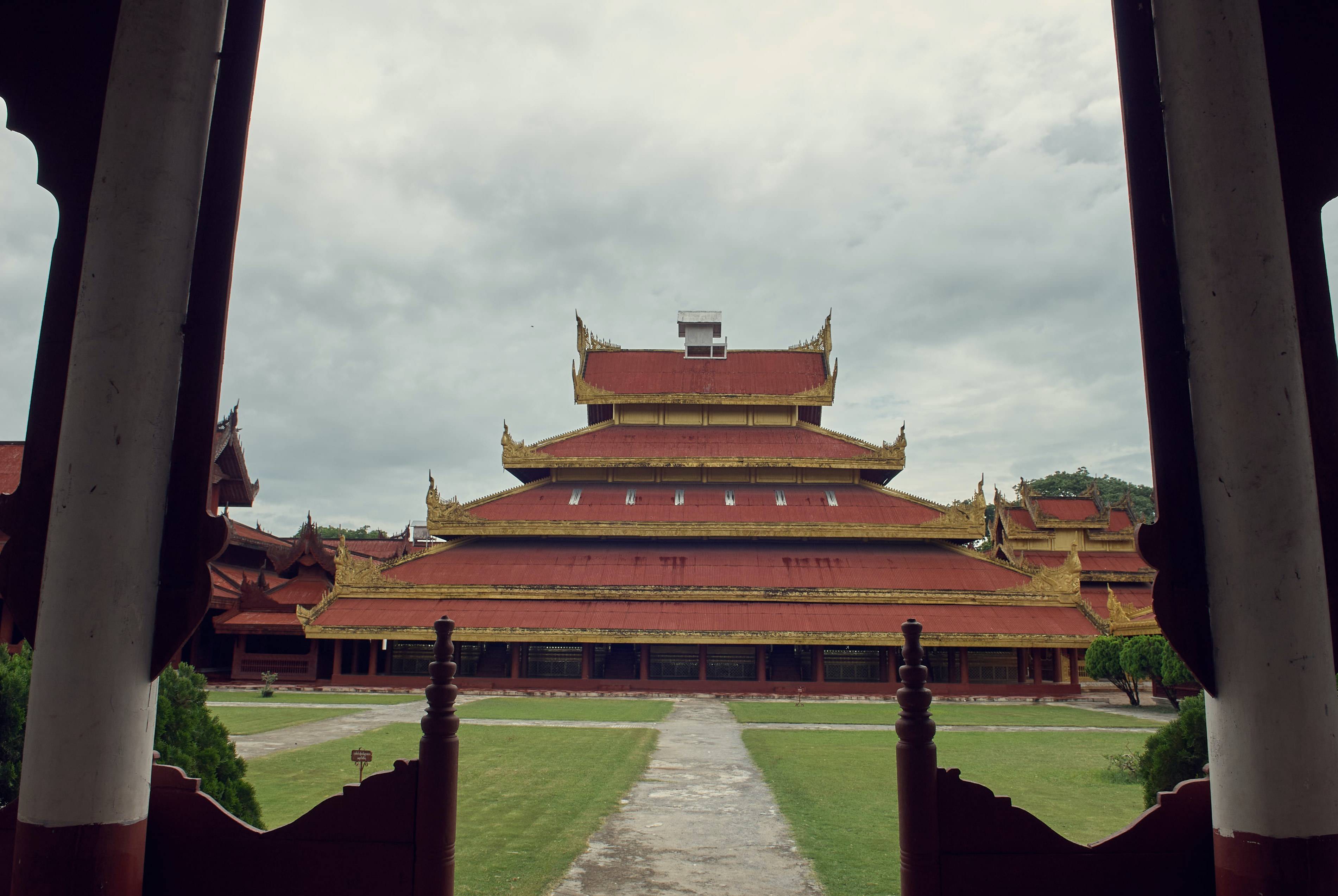 缅甸曼德勒的"北京紫禁城",是全球最大的皇宫,由名树柚木建成