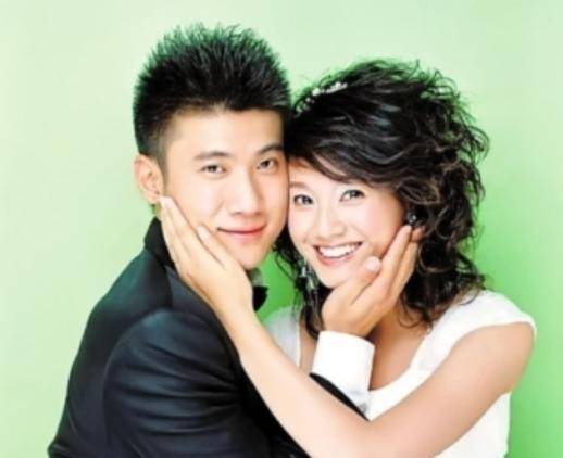 朱丹前夫近照曝光,曾被称作浙江台最帅小伙,如今当总裁帅气依旧_林涵