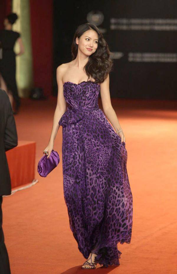 摘取世界小姐大赛中国首冠美貌与多金并存的张梓琳选择嫁给爱情