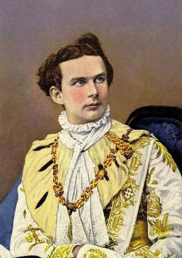 新天鹅堡童话城堡王子与公主的旷世不伦之恋