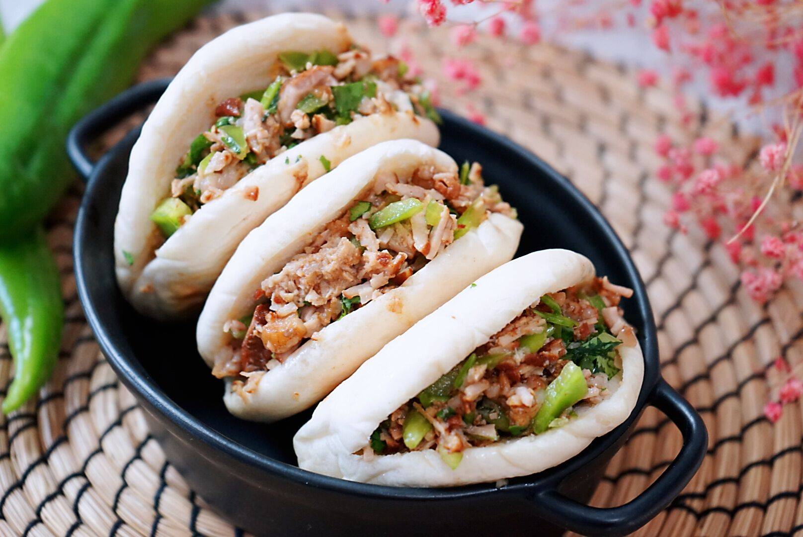 原创最详细的肉夹馍食谱在这里白馍一次做成功炖肉醇香越吃越上瘾