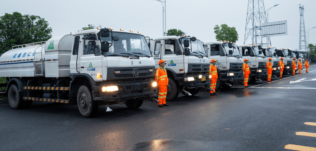 道路清扫保洁中如何用好洒水车?仁仁洁集团环卫精细化用好扫水车
