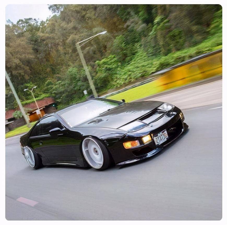 日产鲜为人知的性感跑车fairlady300zx