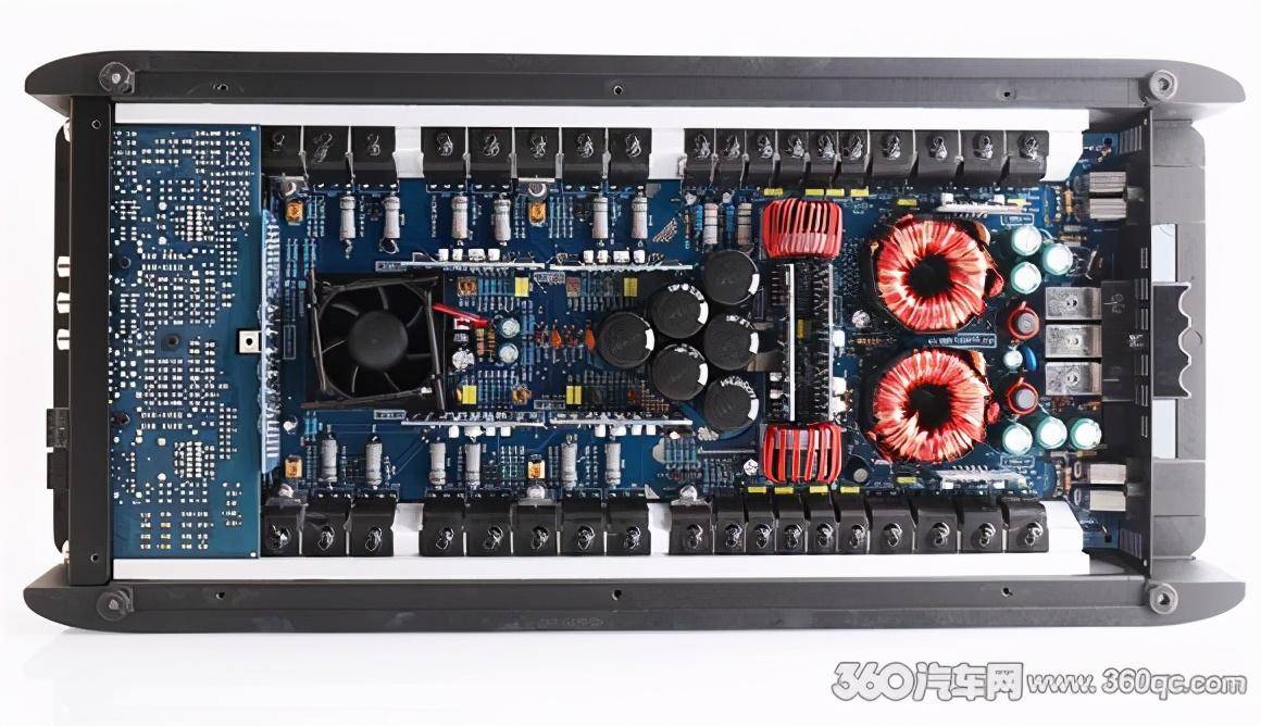 audison欧迪臣av quattro四路功放 精密工艺让发烧拆机党很兴奋
