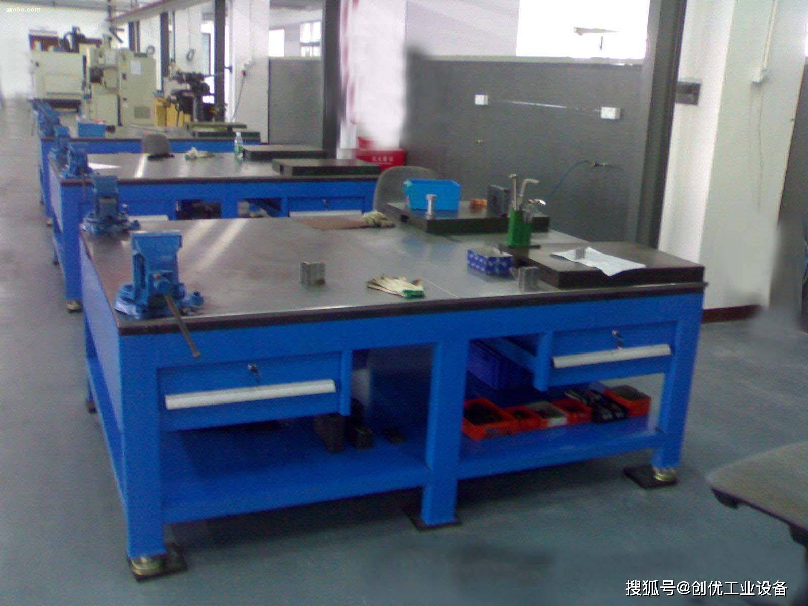 工具台和工具桌种类和参数_台虎钳