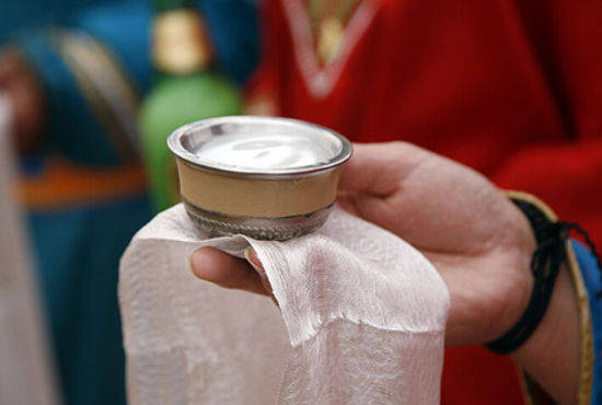 "五畜的奶均可酿酒,马奶的浓度和牛羊类